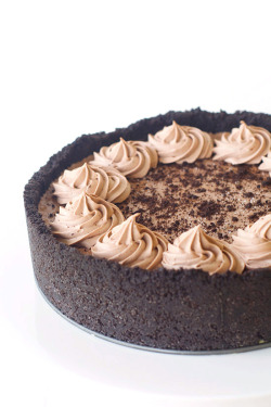 sweetoothgirl:    Chocolate Oreo Ice Cream Pie 