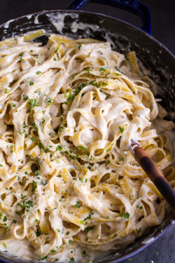 prettypasta:  One-Pan Baked Champagne Cream Sauce Fettuccine