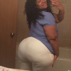 dumptruckthicc:  I would love to bend that ass over and give