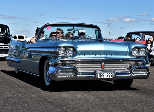 frenchcurious:Oldsmobile Super 88 Convertible 1958. - source