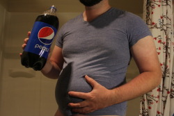 samrawkwell:  Another soda bloat, my usual 2 Liter this time.