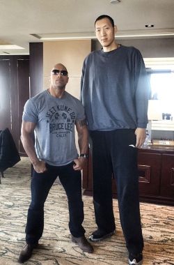 blazepress:  The Rock is 6'5"….