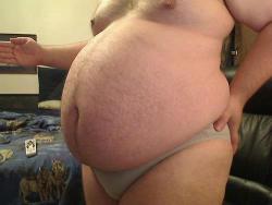 ursusflabulous:  stuffmebloated:  bigbellies:  Sexy Side View