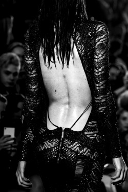 amy-ambrosio:  Julien Macdonald S/S 2016, LFW. 