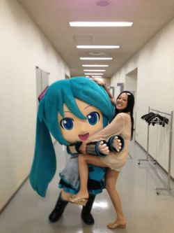 perrinu:  Yuu Asakawa meets Mikudayo! By the way you can follow