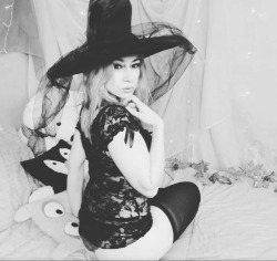 🕸🕸🕸 HAPPY PEPPERWEEN #witch #halloween #witchywitch