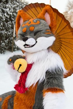 fursuitpursuits:  RT @kitsunekla: Enjoying a snow day this #FursuitsFriday