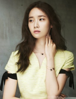 fyeah-yoona:  Yoona for Cosmopolitan Magazine Korea.