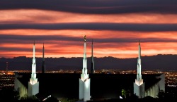 lasvegaslocally:  The Las Vegas Temple on Sunrise Mountain