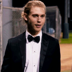 dreamybutler:  Austin Butler In ‘DUDE’ the movie now on Netflix!