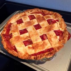 tan-the-man:  Just casually baking a strawberry rhubarb pie #househusband