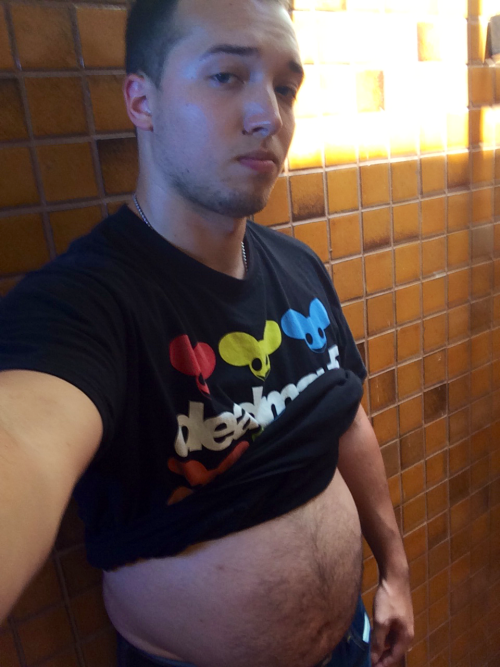 fattynco:  thestonercub:  Tummy Tuesday  ….the best day of the week!