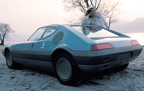 carsthatnevermadeit:  carsthatnevermadeit:  Bertone NSU Trapeze, 1973. A mid-engined concept with four seats in a trapezoidal configuration and a rotary engine   In case you missed it, a rotary concept from 1973 by Bertone