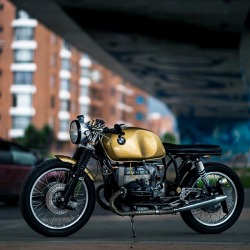combustible-contraptions:  BMW 900 Cafe Brat | Heinrich Tank