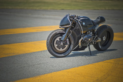 duvelo:  Cherry’s Company – BMW R nineT Highway Fighter