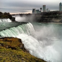 themythoffingerprints:  Oh mercy, how nice. (at Niagara Falls