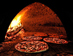 eccellenze-italiane:  Pizza… by sermatimati on Flickr. 