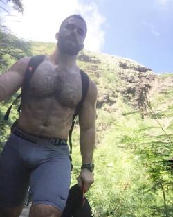 thecornfedmusclepup:  beardburnme:  “Hiking Diamond Head”