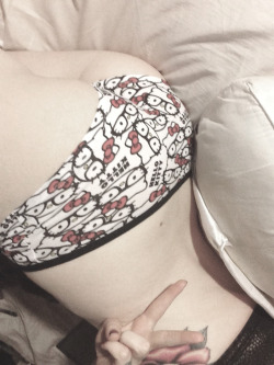 haunthecause:  can we all appreciate how great my new undies