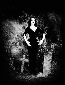 vampirastrangeworld:    Vampira      <3