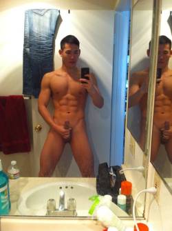 evianguy:Hawt Asian Stud!