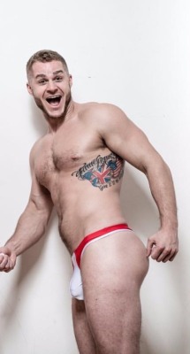 celebritybodybuge:  Austin Armacost