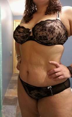 sassysexymilf:  Every day Sexy Lingerie under her office attire.