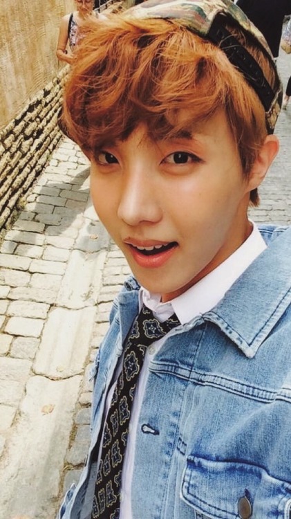 minkathylee:  JHOPE X CURLY/FLUFFY HAIR (Requested)  Please like/reblog if using or saving