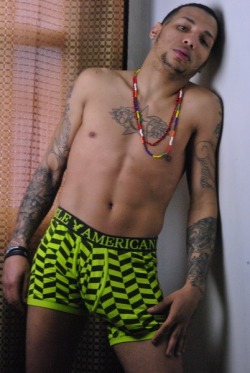 lyfe2sexy:  bluebangz:  MACANA MAN  Pa you sexy :-)