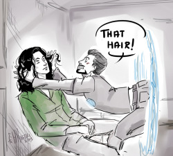 hkigeki:  Even Tony could not resist the urge. Lokis hair!!!