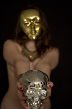 Skull & mask by Keaphoto