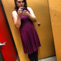 sheknowshowtofly:  Fitting room lyfeeee #fittingroom #me #trans  (at Old Navy)