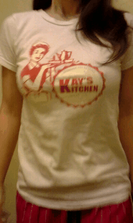 droppingboobs:  Under a T-Shirt