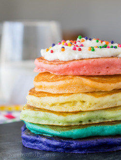 daddiestoothlessforever24:  nom-food:  Rainbow pancakes  daddy