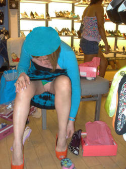 shoppingbabes4:  Pantyless upskirt at the shoe store …