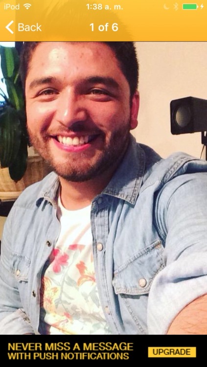 chilenosgayaldesnudo:  Matías; que se hace llamar Martín En Grindr  Engañando una vez más al pololo  De Viña del Mar 25 años Eterno estudiante de Prevencion de Riegos 
