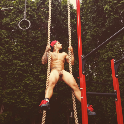 Pierre Fitch working out… NAKED.
