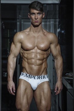 billyraysorensen:  Zack McGuirk – muscled beauty …