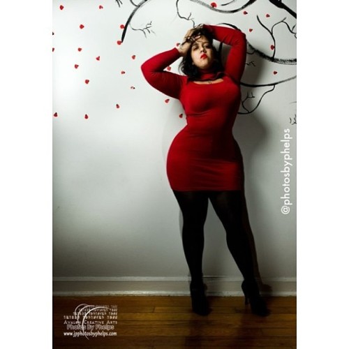 @jackieabitches  is being #red hot in this tight curvy outfit. #thick #redpetals #popular #pretty  #photosbyphelps  #photooftheday  #follow  #style #stunning  #sexy  #seductive  #busty  #thighs #love
