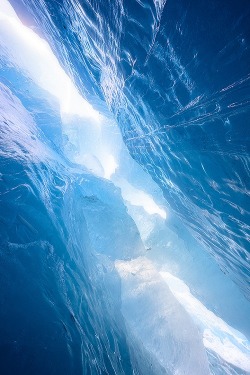 ponderation:  Crystal Ceiling Sapphire Walls by Kent Mearig 