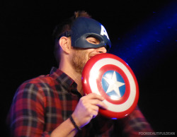 we get to see jensen as captain america after all…