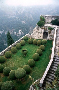 magic-of-eternity:  Gardens of the Castle of Gourdon. Provence.