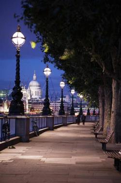  Queens Walk, Thames River, London photo via asa  yes please!