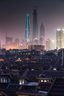 hiromitsu:  #SHANGHAiMAGE Another Night in Shanghai 2013 by gropius(Shanghaimage.com)