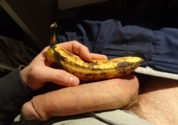 learningthewalkagain:  When you’re soft and bigger than a banana