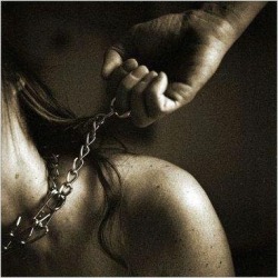 rebelsnotes:  Pull  Choke chains have been used for decades to