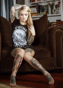 tattooedladiesmetal:  Bonnie Holiday 