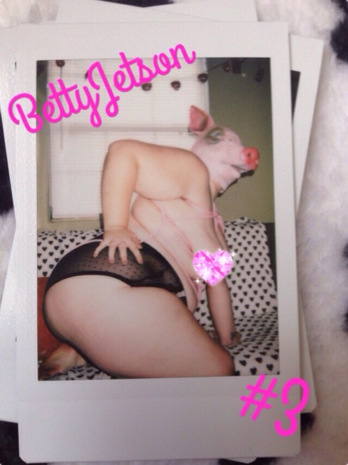 bettyjetson:  Want to be my valentine? Then get your hands on one of these cute polaroids from myÂ â€œPork Me!â€ Set! ฟ gets you one month of access to BettyJetson.com, one pic of your choice, and a personalized card! Email BettyJetsonBBW@gmail.com