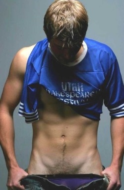 waistbandboy:  Happytrail 