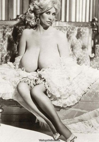 vintage-racks:Chesty Morgan